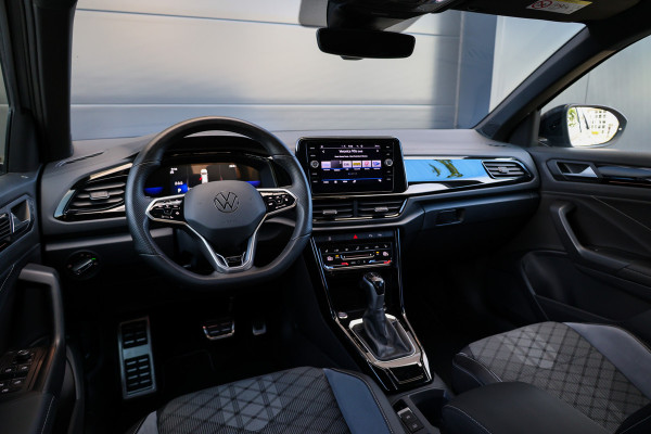 Volkswagen T-Roc 1.5 TSI R-Line Business | CAMERA | STOEL & STUURVERW | PDC V&A | 18'' | CARPLAY |