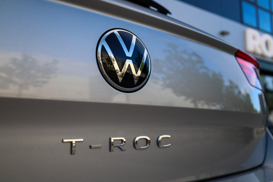 Volkswagen T-Roc 1.5 TSI R-Line Business | CAMERA | STOEL & STUURVERW | PDC V&A | 18'' | CARPLAY |