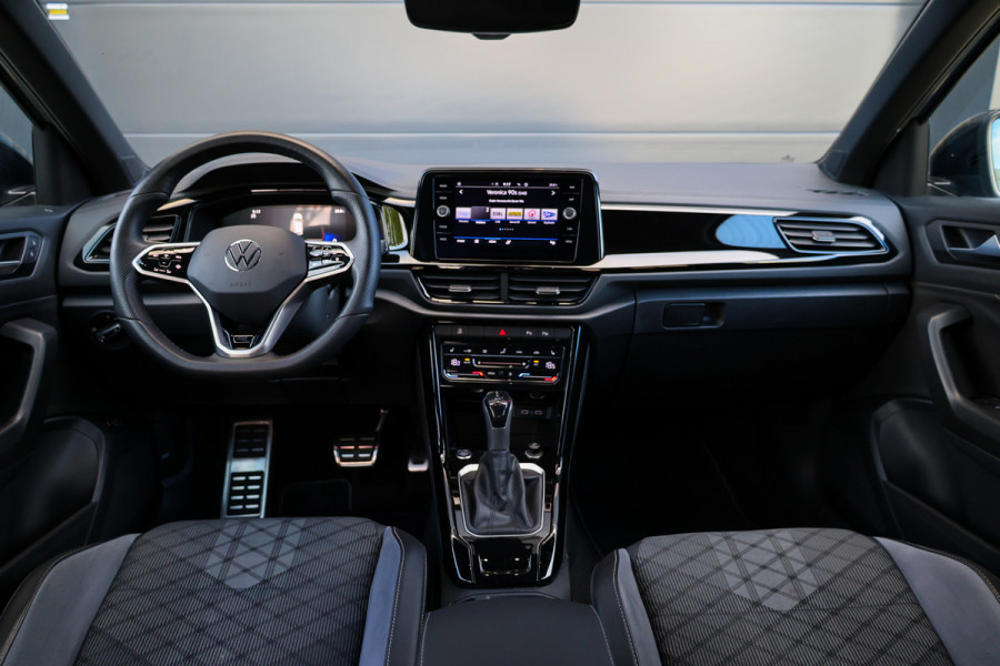 Volkswagen T-Roc 1.5 TSI R-Line Business | CAMERA | STOEL & STUURVERW | PDC V&A | 18'' | CARPLAY |