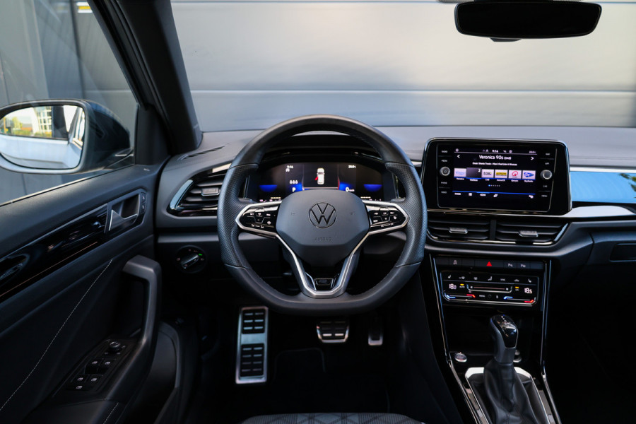 Volkswagen T-Roc 1.5 TSI R-Line Business | CAMERA | STOEL & STUURVERW | PDC V&A | 18'' | CARPLAY |