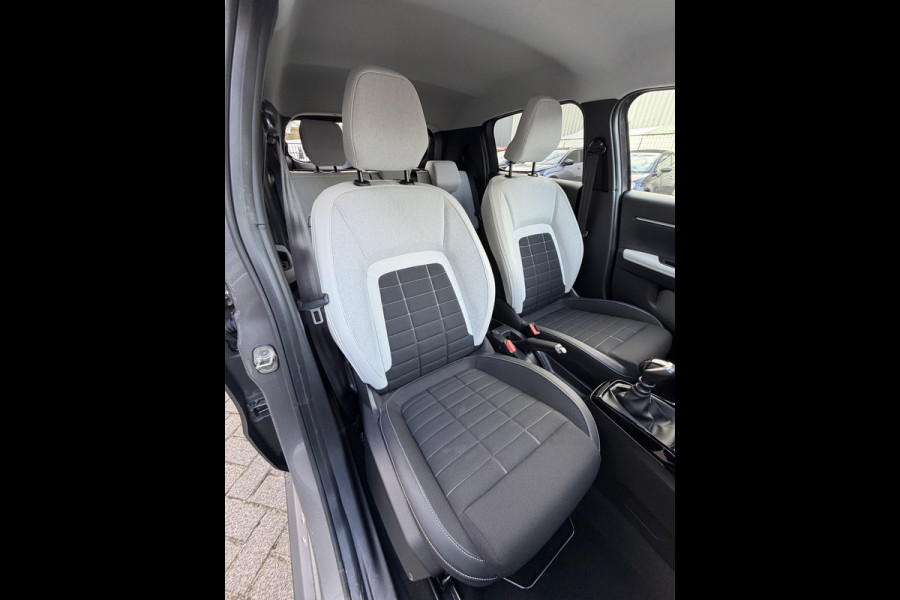 Citroën ë-C3 Max 113pk Comfort Range 44 kWh (Camera - Navigatie - Automatische Airco - Apple Carplay - LED - 17")