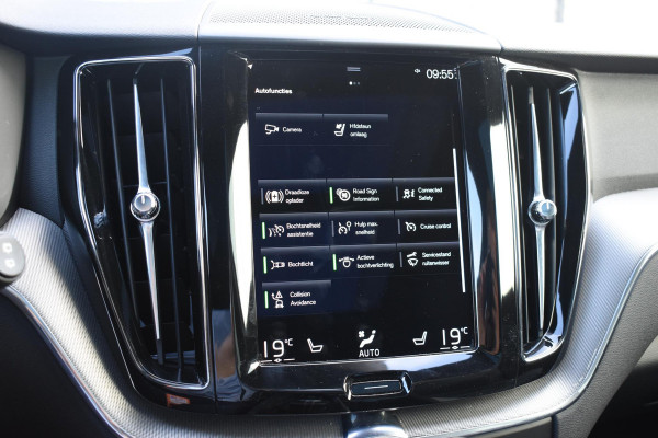 Volvo XC60 B4 197PK Automaat R-Design / Adaptive Cruise control / Elektrische stoelen / Best. stoel met geheugen / Elektrisch panorama schuif-/kanteldak / Stuurverwarming / Stoelverwarming / Achteruitrijcamera / Harman Kardon