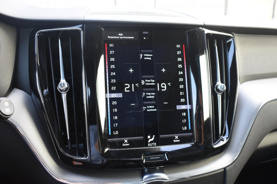 Volvo XC60 B4 197PK Automaat R-Design / Adaptive Cruise control / Elektrische stoelen / Best. stoel met geheugen / Elektrisch panorama schuif-/kanteldak / Stuurverwarming / Stoelverwarming / Achteruitrijcamera / Harman Kardon