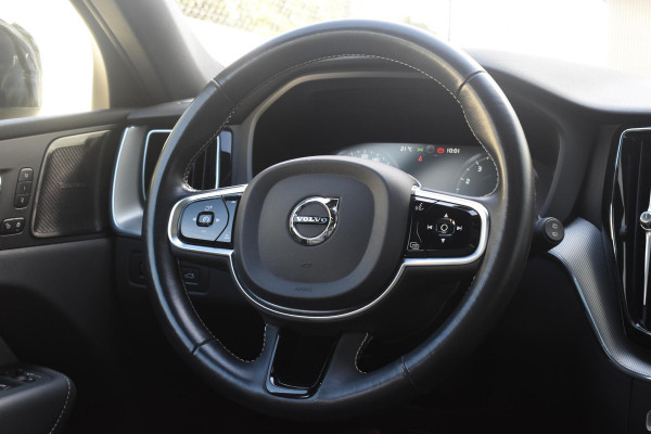 Volvo XC60 B4 197PK Automaat R-Design / Adaptive Cruise control / Elektrische stoelen / Best. stoel met geheugen / Elektrisch panorama schuif-/kanteldak / Stuurverwarming / Stoelverwarming / Achteruitrijcamera / Harman Kardon