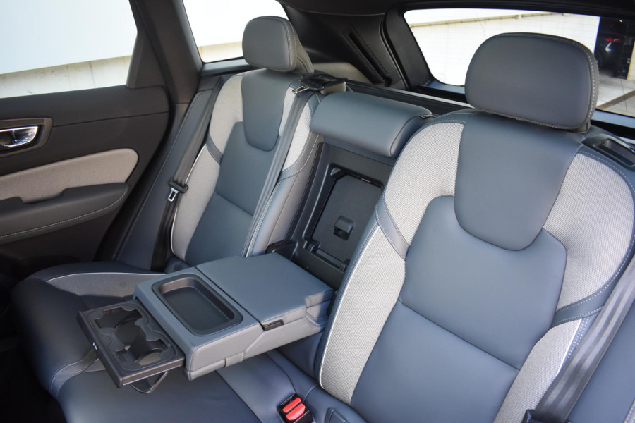 Volvo XC60 B4 197PK Automaat R-Design / Adaptive Cruise control / Elektrische stoelen / Best. stoel met geheugen / Elektrisch panorama schuif-/kanteldak / Stuurverwarming / Stoelverwarming / Achteruitrijcamera / Harman Kardon