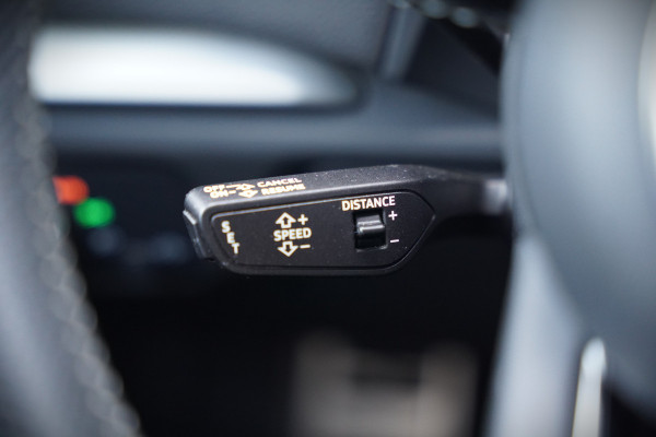 Audi A3 Sportback 35 TFSI CoD Design Pro Line Plus S-Line | Panoramadak | Stoelverwarming | Adaptive Cruise Control | Navigatie | Camera | Parkeersensoren | Climate Control |