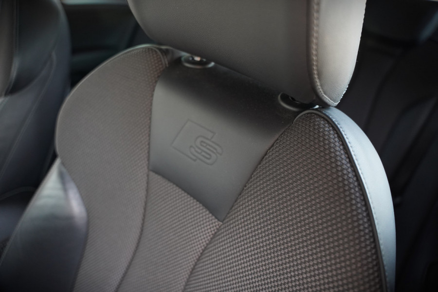 Audi A3 Sportback 35 TFSI CoD Design Pro Line Plus S-Line | Panoramadak | Stoelverwarming | Adaptive Cruise Control | Navigatie | Camera | Parkeersensoren | Climate Control |