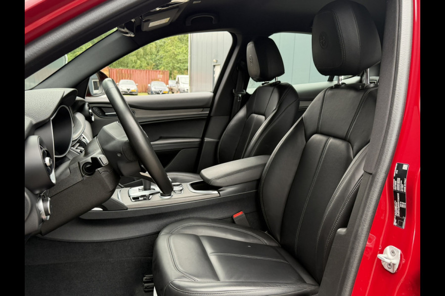 Alfa Romeo Stelvio 2.0 T AWD Ti | Stoel/Stuurverwarming | 20" Velgen | Camera