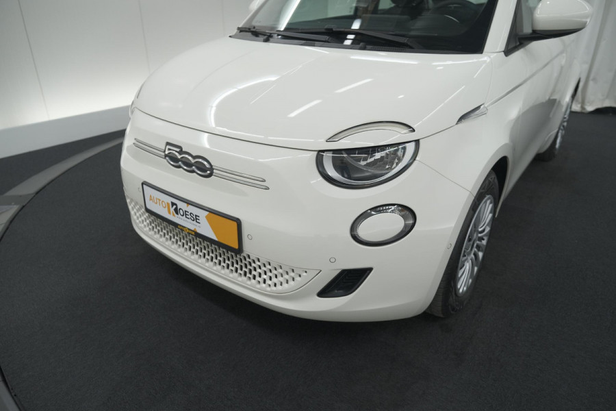 Fiat 500 Urban 42 kWh | SOH 96.8% | 3 Fase Laadfunctie | Camera | Apple Carplay | Parkeersensoren