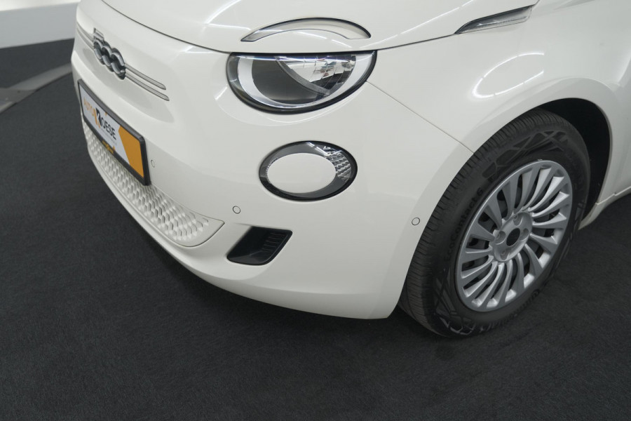 Fiat 500 Urban 42 kWh | SOH 96.8% | 3 Fase Laadfunctie | Camera | Apple Carplay | Parkeersensoren