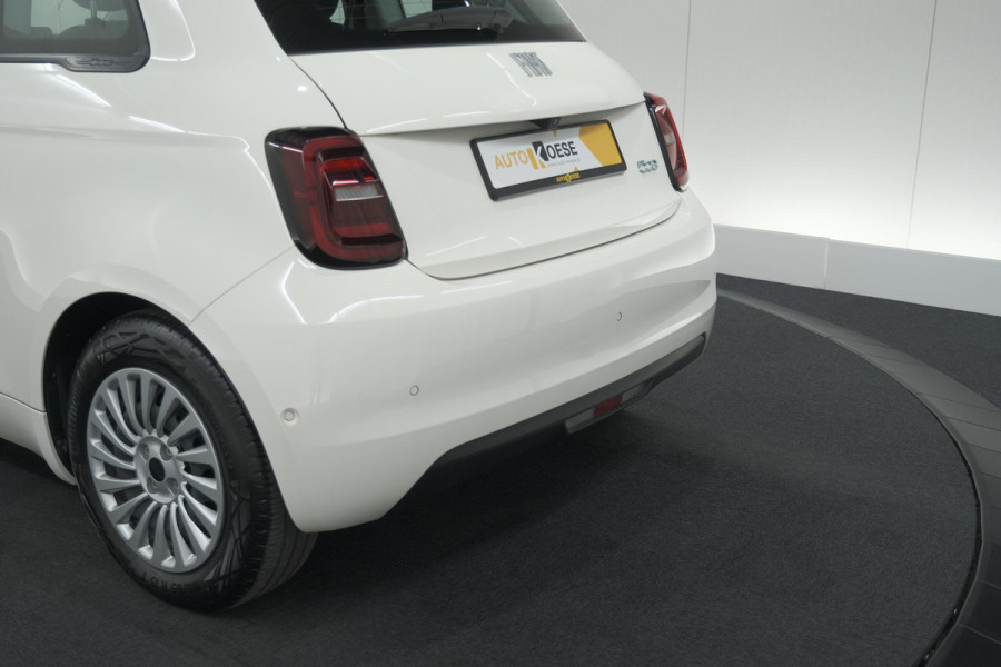 Fiat 500 Urban 42 kWh | SOH 96.8% | 3 Fase Laadfunctie | Camera | Apple Carplay | Parkeersensoren