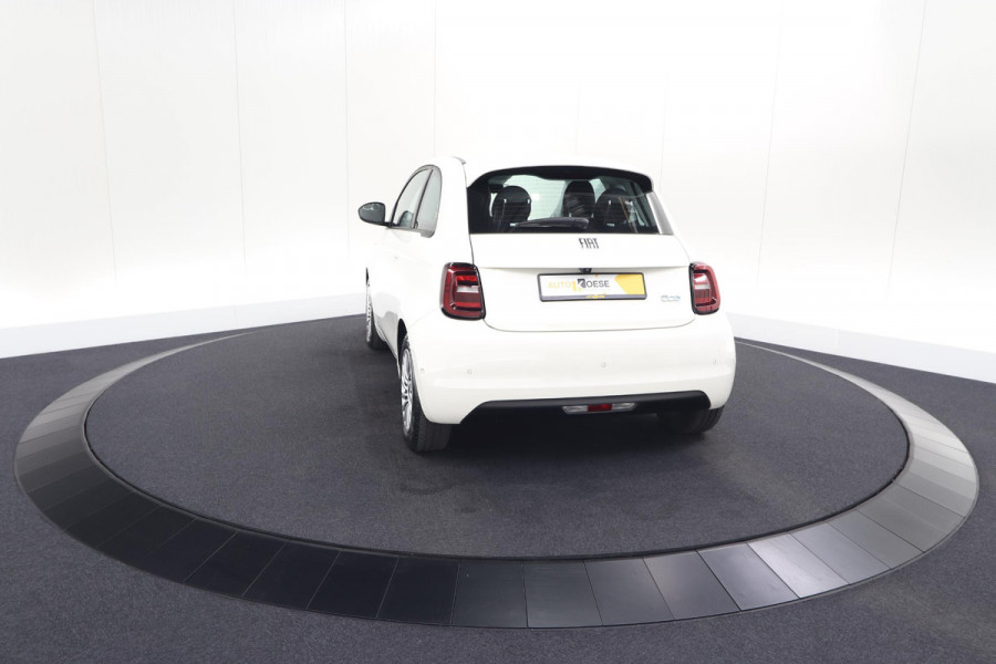 Fiat 500 Urban 42 kWh | SOH 96.8% | 3 Fase Laadfunctie | Camera | Apple Carplay | Parkeersensoren