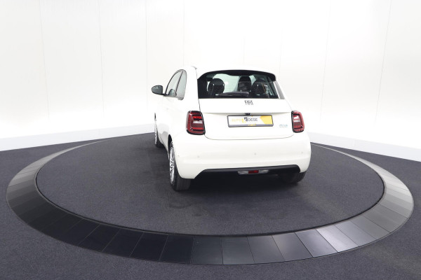 Fiat 500 Urban 42 kWh | SOH 96.8% | 3 Fase Laadfunctie | Camera | Apple Carplay | Parkeersensoren