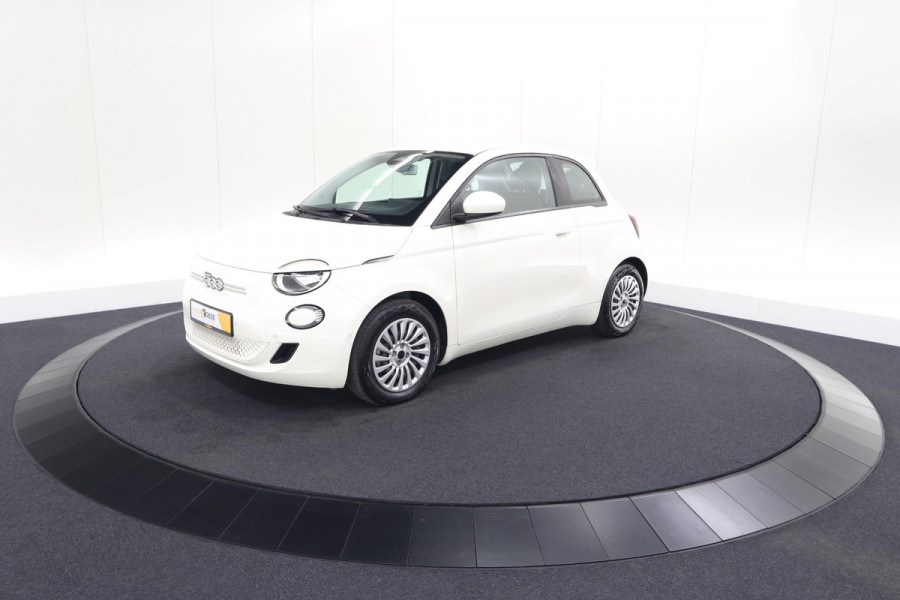 Fiat 500 Urban 42 kWh | SOH 96.8% | 3 Fase Laadfunctie | Camera | Apple Carplay | Parkeersensoren