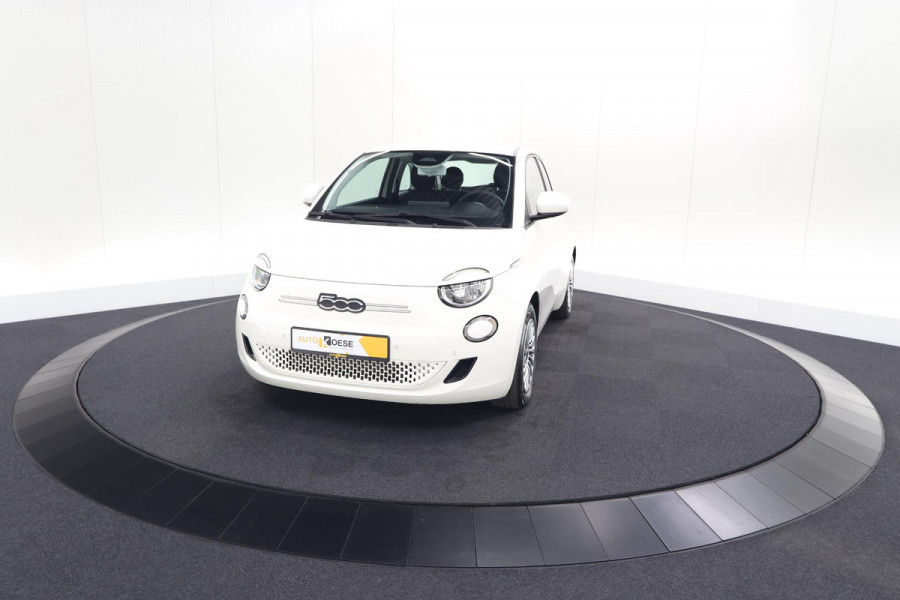 Fiat 500 Urban 42 kWh | SOH 96.8% | 3 Fase Laadfunctie | Camera | Apple Carplay | Parkeersensoren