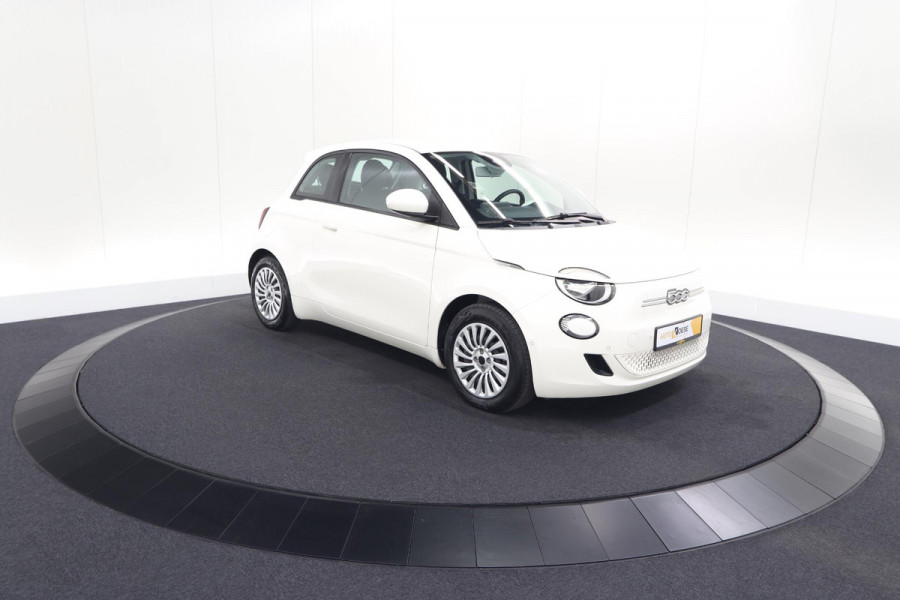 Fiat 500 Urban 42 kWh | SOH 96.8% | 3 Fase Laadfunctie | Camera | Apple Carplay | Parkeersensoren