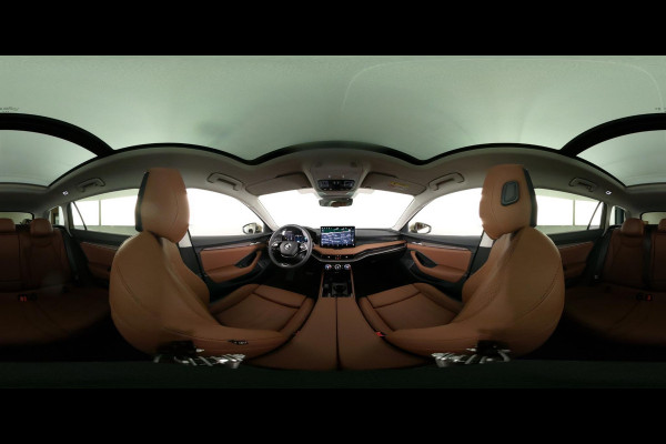 Škoda Superb Combi 1.5 TSI MHEV First Edition 150pk | Panoramadak | Leder | Light & View | Verlengde garantie | 19 inch Lichtmetalen velgen