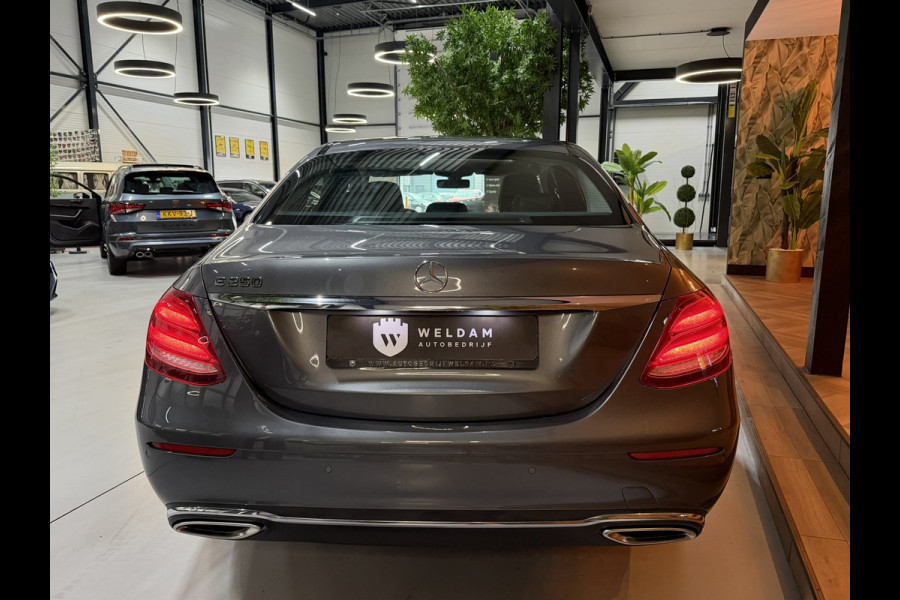 Mercedes-Benz E-Klasse 250 Avantgarde|Premium Grijs|Dealer Onderh|19'' AMG|Schuif-/Kanteldak|Leder|Burmester|Camera|Xenon|Rijklaar
