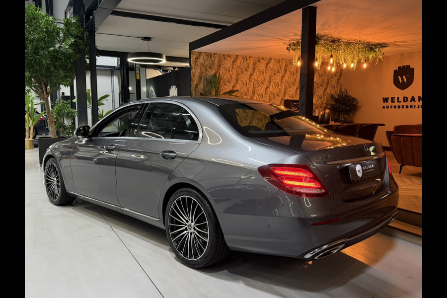 Mercedes-Benz E-Klasse 250 Avantgarde|Premium Grijs|Dealer Onderh|19'' AMG|Schuif-/Kanteldak|Leder|Burmester|Camera|Xenon|Rijklaar