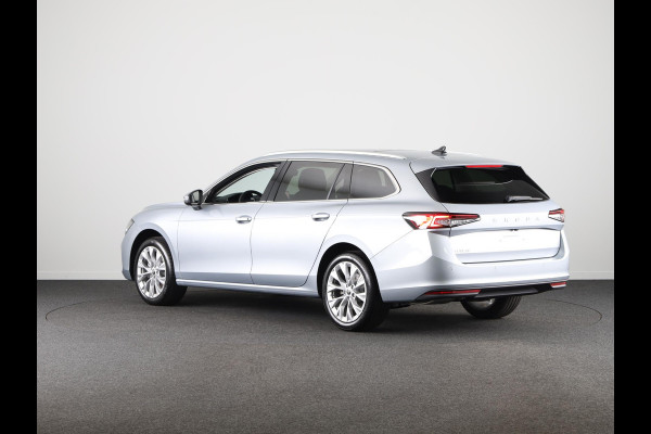 Škoda Superb Combi 1.5 TSI MHEV First Edition 150 pk | Trekhaak wegklapbaar | Panoramadak | Verlengde garantie | Navigatie | Achteruitrijcamera | Verwarmbare voorstoelen