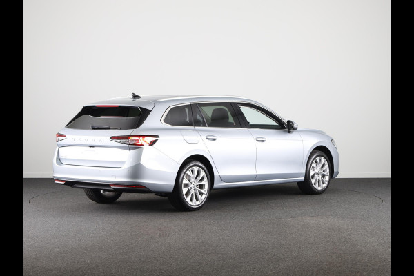 Škoda Superb Combi 1.5 TSI MHEV First Edition 150 pk | Trekhaak wegklapbaar | Panoramadak | Verlengde garantie | Navigatie | Achteruitrijcamera | Verwarmbare voorstoelen