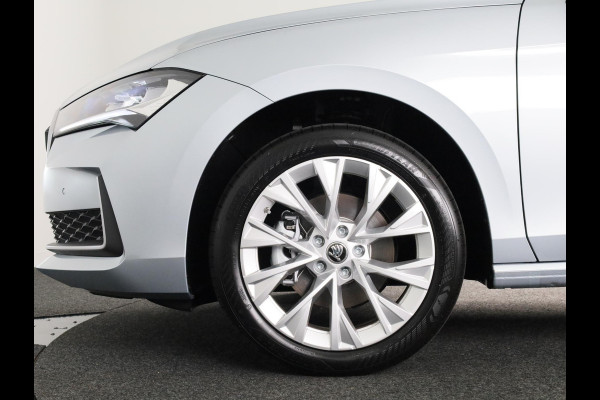 Škoda Superb Combi 1.5 TSI MHEV First Edition 150 pk | Trekhaak wegklapbaar | Panoramadak | Verlengde garantie | Navigatie | Achteruitrijcamera | Verwarmbare voorstoelen
