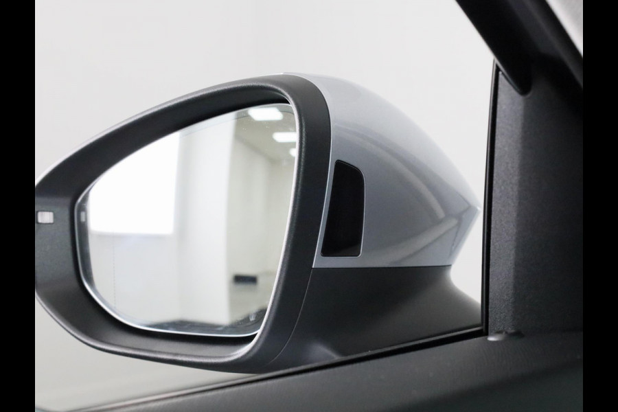 Škoda Superb Combi 1.5 TSI MHEV First Edition 150 pk | Trekhaak wegklapbaar | Panoramadak | Verlengde garantie | Navigatie | Achteruitrijcamera | Verwarmbare voorstoelen