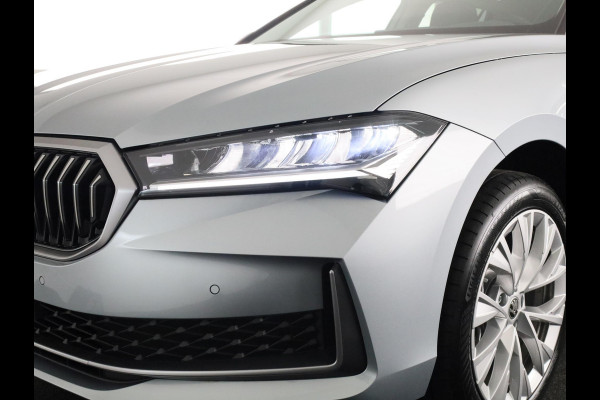 Škoda Superb Combi 1.5 TSI MHEV First Edition 150 pk | Trekhaak wegklapbaar | Panoramadak | Verlengde garantie | Navigatie | Achteruitrijcamera | Verwarmbare voorstoelen