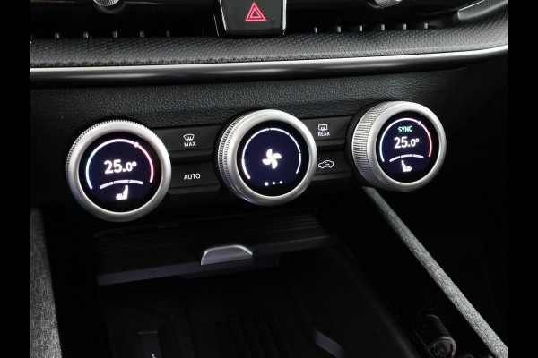 Škoda Superb Combi 1.5 TSI MHEV First Edition 150 pk | Trekhaak wegklapbaar | Panoramadak | Verlengde garantie | Navigatie | Achteruitrijcamera | Verwarmbare voorstoelen