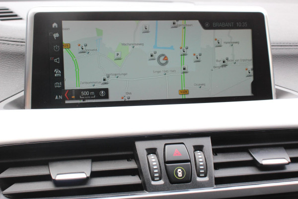 BMW X1 xDrive25e M-Sport PHEV 221pk Shadow Line Climate Control Cruise Control Camera Parkeer sensoren Navigatie Electrische Achterklep