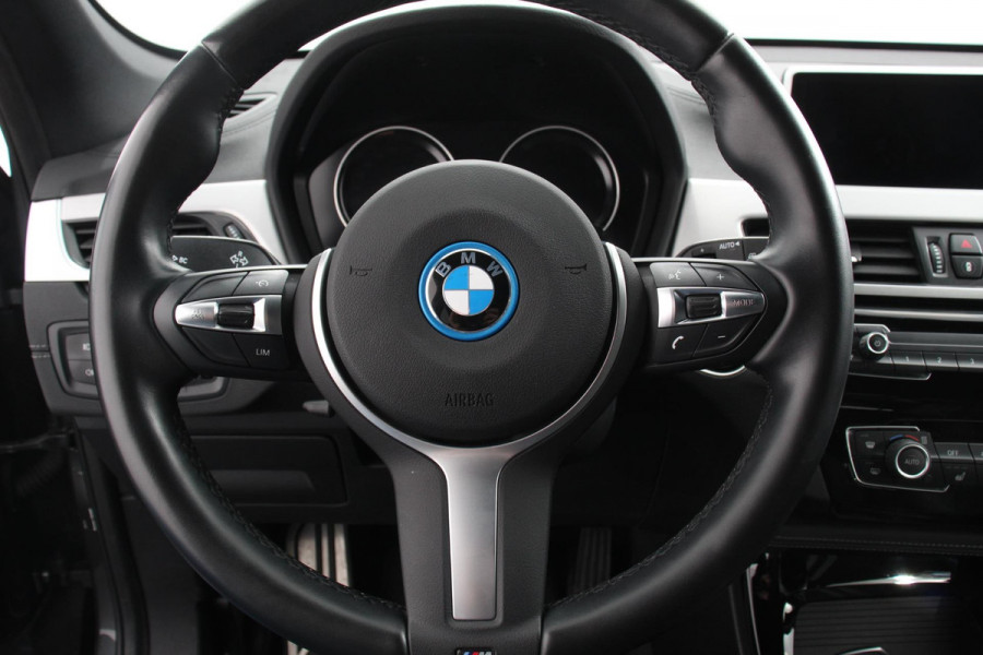 BMW X1 xDrive25e M-Sport PHEV 221pk Shadow Line Climate Control Cruise Control Camera Parkeer sensoren Navigatie Electrische Achterklep