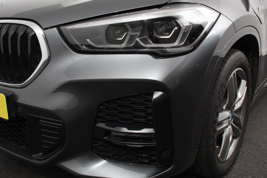BMW X1 xDrive25e M-Sport PHEV 221pk Shadow Line Climate Control Cruise Control Camera Parkeer sensoren Navigatie Electrische Achterklep