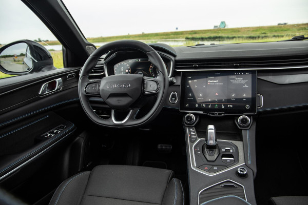 Lynk & Co 01 1.5 BLACK LINE / PANORAMA DAK / 360 CAMERA / CARPLAY / STOELVERWARMING