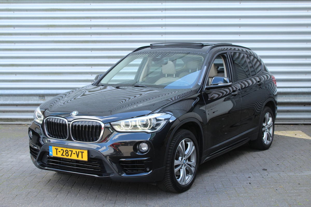 BMW X1 SDrive18i 140pk High Executive AUTOMAAT Panoramadak