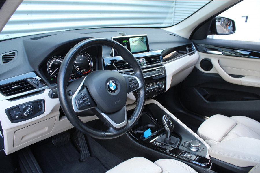 BMW X1 SDrive18i 140pk High Executive AUTOMAAT Panoramadak