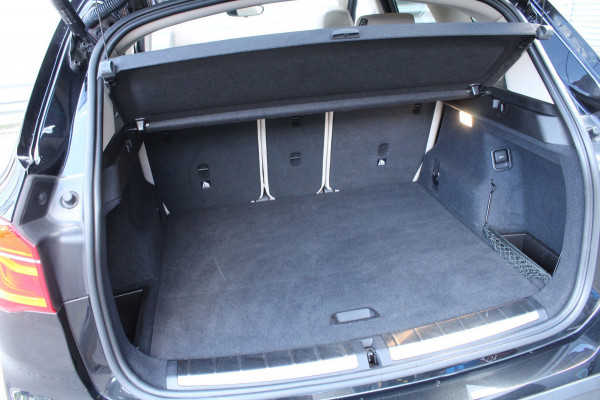 BMW X1 SDrive18i 140pk High Executive AUTOMAAT Panoramadak