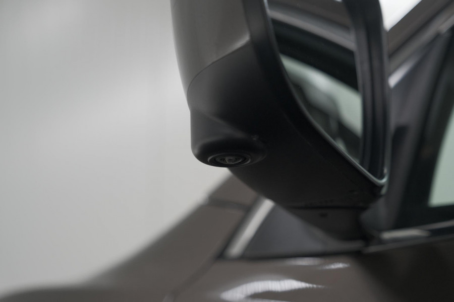 Nissan QASHQAI 1.3 DIG-T Tekna | Trekhaak | Panoramadak | Adaptieve Cruise Control | 360 Camera | 19 Inch
