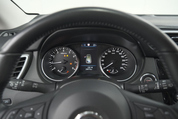 Nissan QASHQAI 1.3 DIG-T Tekna | Trekhaak | Panoramadak | Adaptieve Cruise Control | 360 Camera | 19 Inch