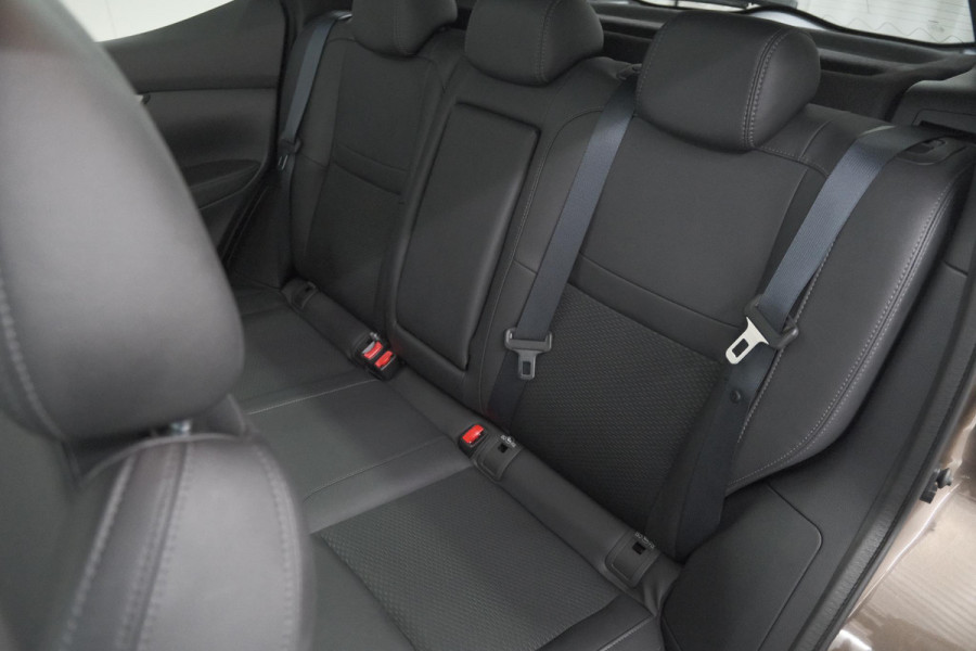 Nissan QASHQAI 1.3 DIG-T Tekna | Trekhaak | Panoramadak | Adaptieve Cruise Control | 360 Camera | 19 Inch