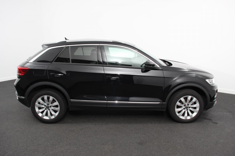 Volkswagen T-Roc 1.5 TSI DSG Sport 150 PK Navigatie Apple Carplay/Android Auto Climate Control Camera Adaptive Cruise Control Electrisch bedienbare achterklep