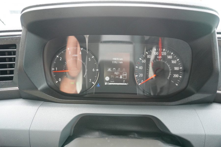 Renault Master T35 2.0 dCi 130PK L2H2 Advance Betimmering nr.V127 | Climate | Cruise | Trekhaak | Apple CP-Android auto
