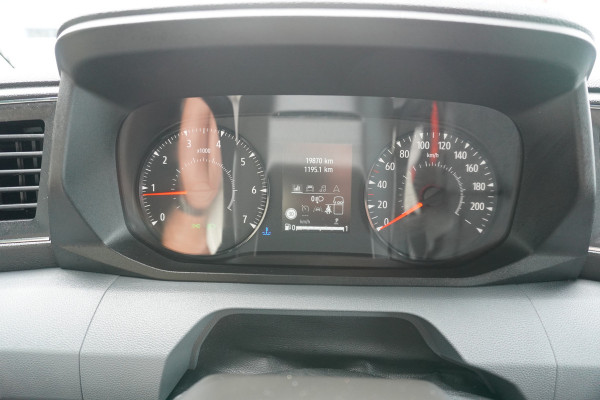 Renault Master T35 2.0 dCi 130PK L2H2 Advance Betimmering nr.V127 | Climate | Cruise | Trekhaak | Apple CP-Android auto