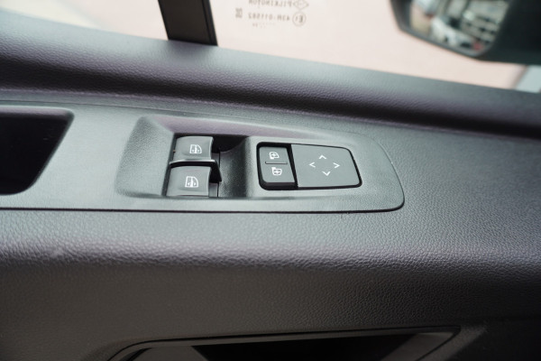 Renault Master T35 2.0 dCi 130PK L2H2 Advance Betimmering nr.V127 | Climate | Cruise | Trekhaak | Apple CP-Android auto