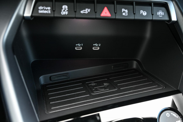 Audi A3 Sportback 45 TFSI e S edition Competition | Panoramadak | 5 jr garantie | Ambiance interieur | Active Cruise | Sonos Sound | S-Seats + Memory | Head-Up | Camera | Stoelverwarming | Keyless