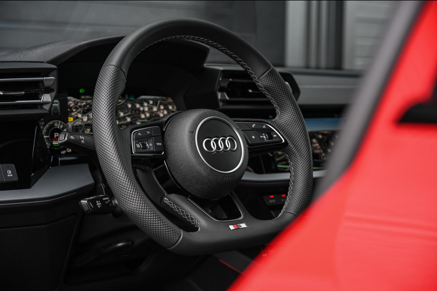 Audi A3 Sportback 45 TFSI e S edition Competition | Panoramadak | 5 jr garantie | Ambiance interieur | Active Cruise | Sonos Sound | S-Seats + Memory | Head-Up | Camera | Stoelverwarming | Keyless
