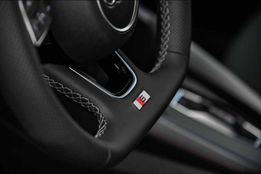 Audi A3 Sportback 45 TFSI e S edition Competition | Panoramadak | 5 jr garantie | Ambiance interieur | Active Cruise | Sonos Sound | S-Seats + Memory | Head-Up | Camera | Stoelverwarming | Keyless