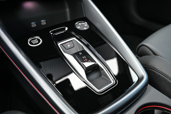 Audi A3 Sportback 45 TFSI e S edition Competition | Panoramadak | 5 jr garantie | Ambiance interieur | Active Cruise | Sonos Sound | S-Seats + Memory | Head-Up | Camera | Stoelverwarming | Keyless