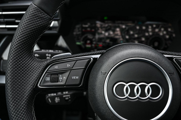 Audi A3 Sportback 45 TFSI e S edition Competition | Panoramadak | 5 jr garantie | Ambiance interieur | Active Cruise | Sonos Sound | S-Seats + Memory | Head-Up | Camera | Stoelverwarming | Keyless