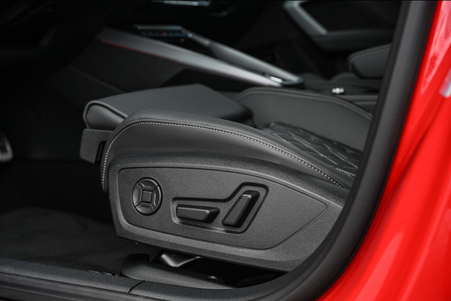 Audi A3 Sportback 45 TFSI e S edition Competition | Panoramadak | 5 jr garantie | Ambiance interieur | Active Cruise | Sonos Sound | S-Seats + Memory | Head-Up | Camera | Stoelverwarming | Keyless