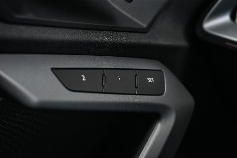 Audi A3 Sportback 45 TFSI e S edition Competition | Panoramadak | 5 jr garantie | Ambiance interieur | Active Cruise | Sonos Sound | S-Seats + Memory | Head-Up | Camera | Stoelverwarming | Keyless